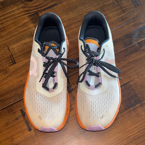 On Running Helion Sneakers Orange - Picture 1 of 9